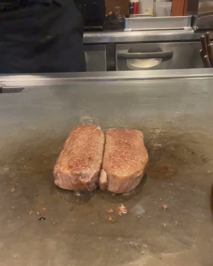 鉄板ごせんのカウンター席