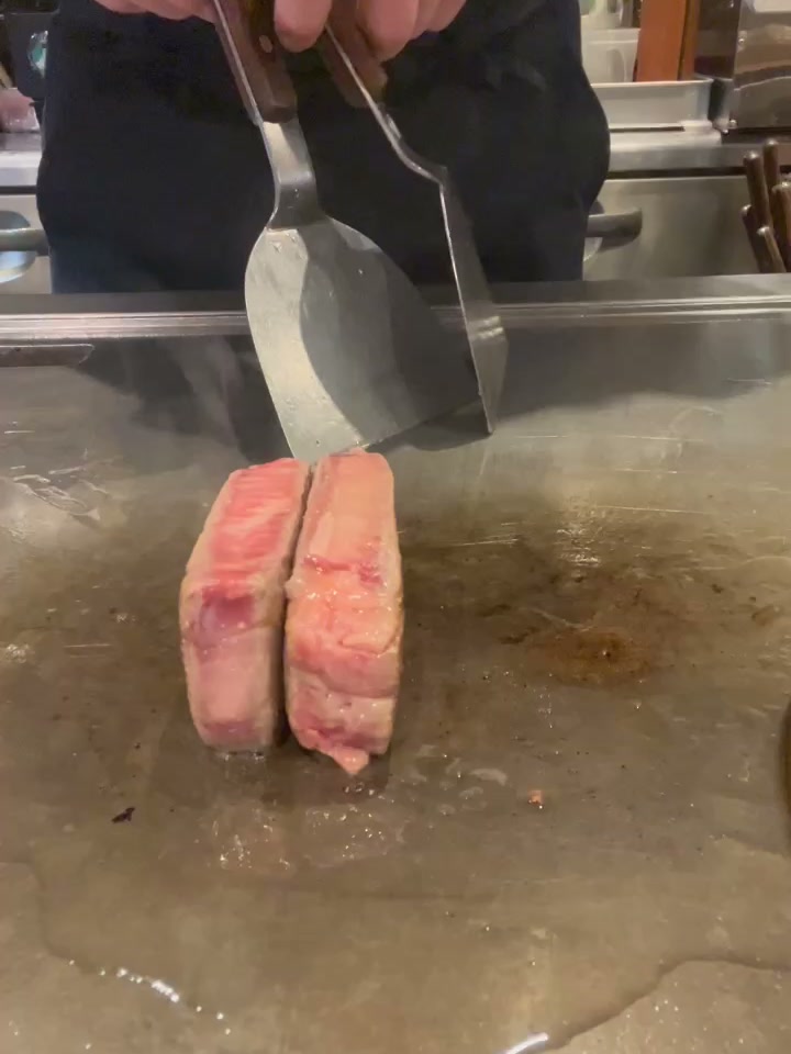 焼き上がったステーキの断面